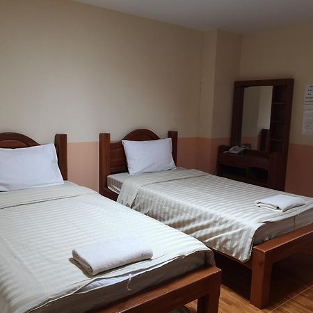 Sab Suwarn Mansion Hotell Suphan Buri Eksteriør bilde