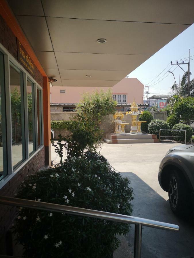Sab Suwarn Mansion Hotell Suphan Buri Eksteriør bilde