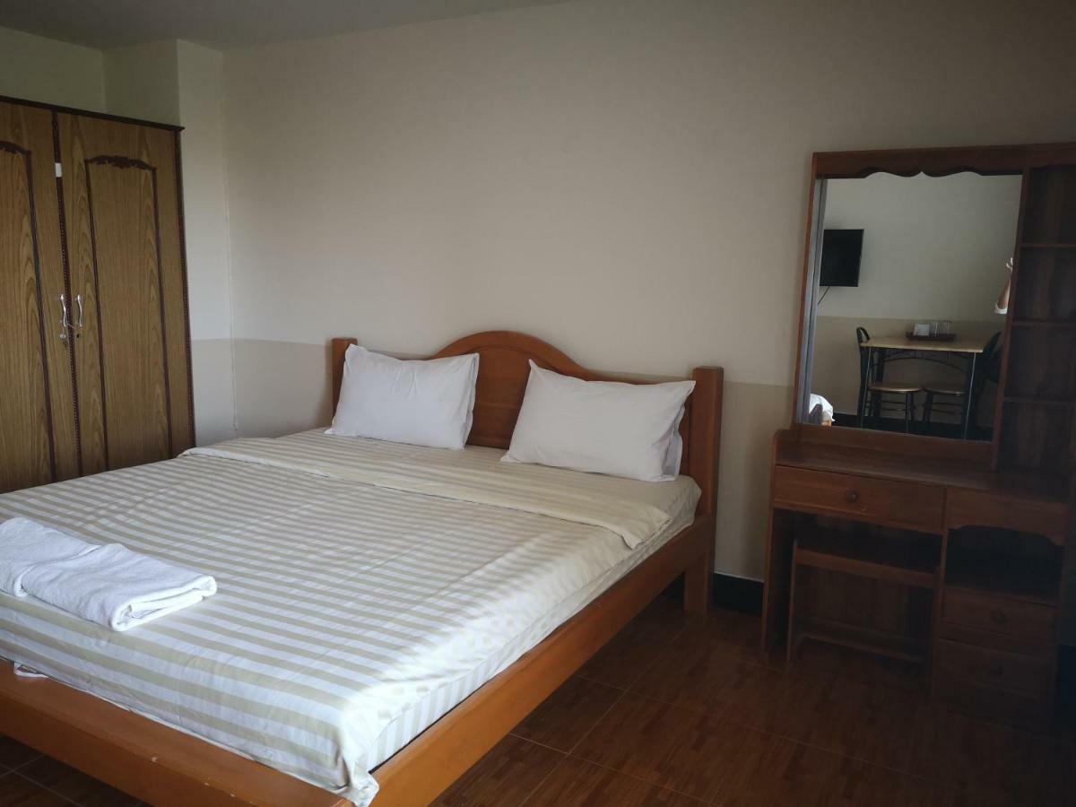 Sab Suwarn Mansion Hotell Suphan Buri Eksteriør bilde