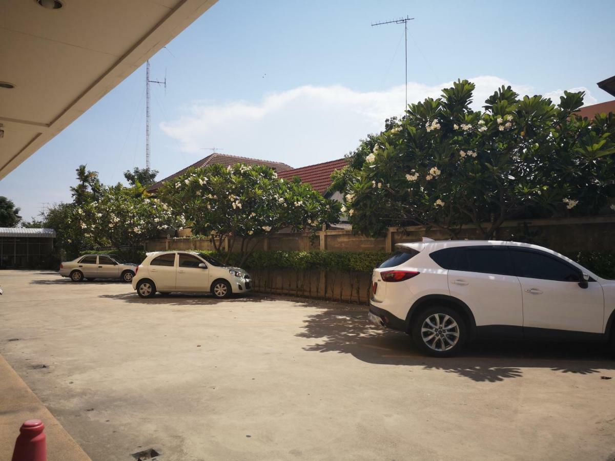 Sab Suwarn Mansion Hotell Suphan Buri Eksteriør bilde