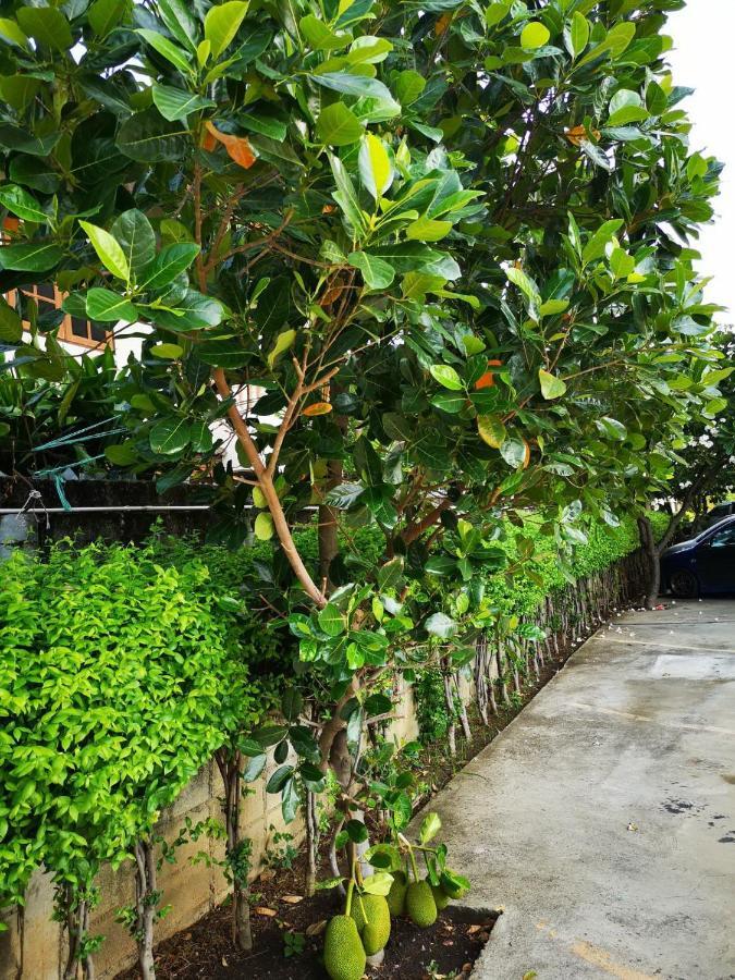 Sab Suwarn Mansion Hotell Suphan Buri Eksteriør bilde
